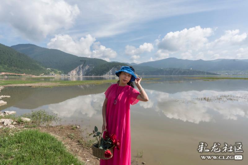 如果老公在外上班一直给老婆聊天该怎么办？